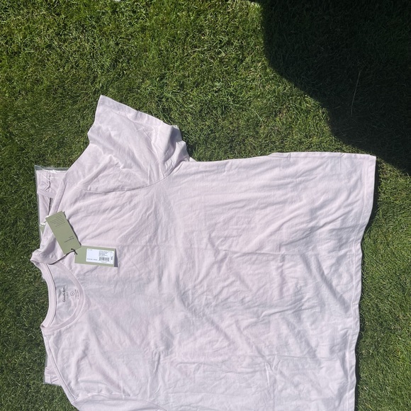 Good fellow T-Shirt in Size 4X. Color is Orchid Mist NWT XXXXL - Picture 4 of 5